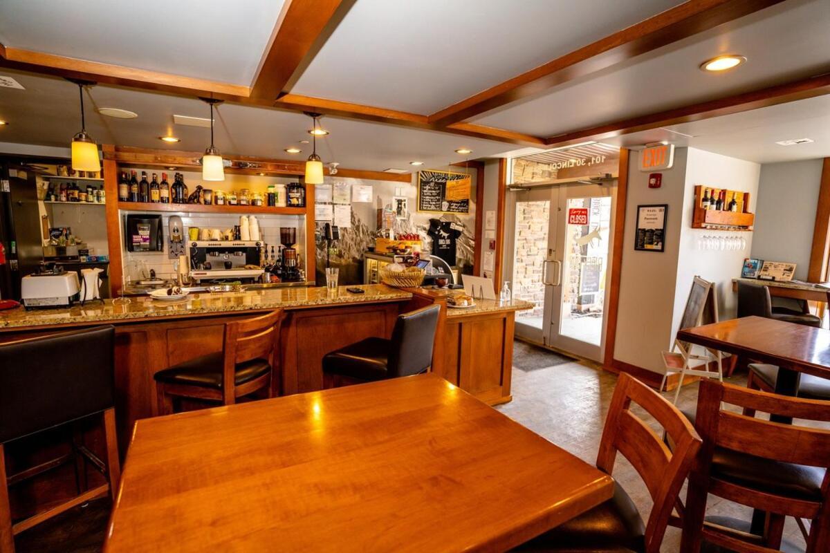 The Raven Suite At Stoneridge Mountain Resort Κάνμορ Εξωτερικό φωτογραφία