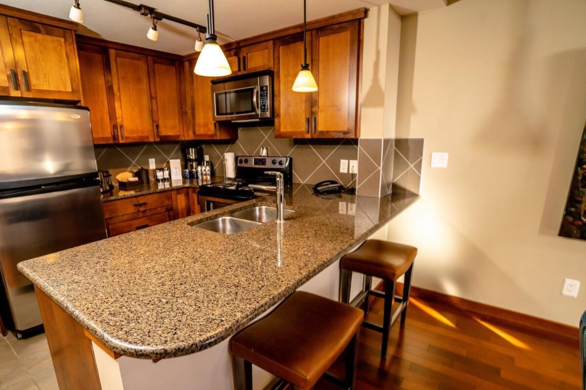 The Raven Suite At Stoneridge Mountain Resort Κάνμορ Εξωτερικό φωτογραφία